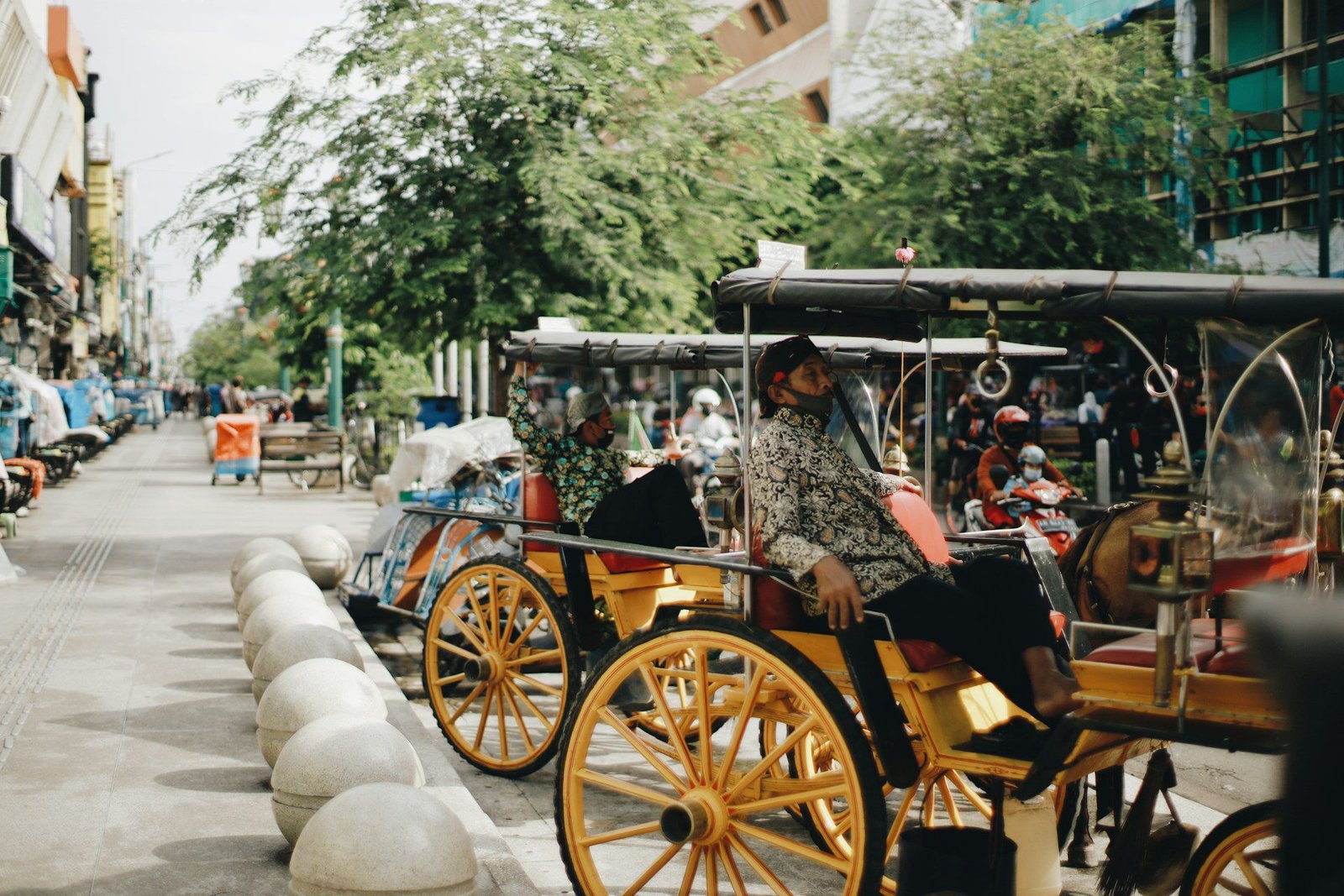 Yogyakarta Night Tourism Destination: From Traditional Performances to Photo Spots