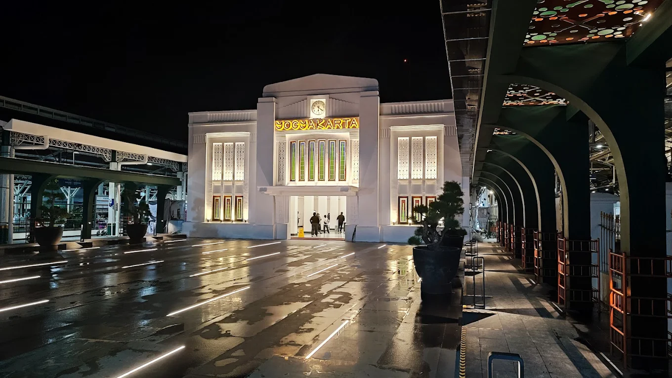 De Jakarta a Yogyakarta en tren (horarios, precios y tipos: económico, ejecutivo y de lujo)