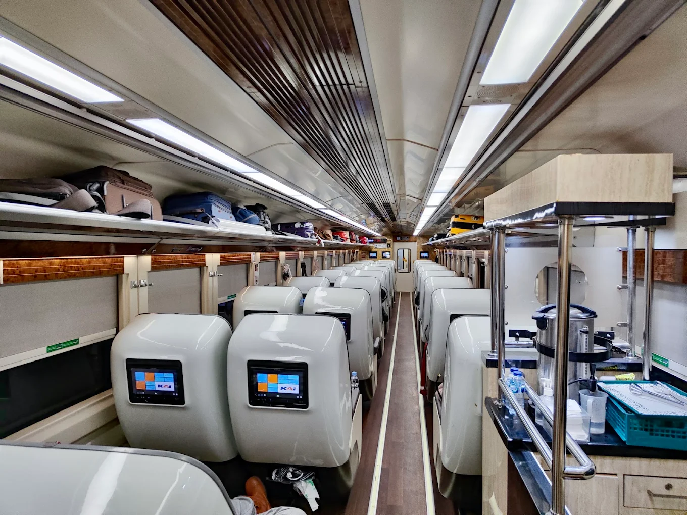 Treinreis Jakarta – Yogyakarta dienstregeling tarieven en klassen Economy Executive Luxe y - Zugverbindung Jakarta – Yogyakarta: Alle Infos zu Fahrplan, Preisen und Klassen - Goajomblang.com