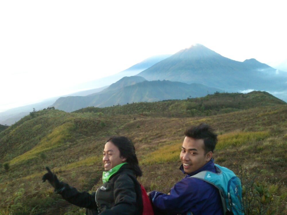 Mount Prau Sunrise Trekking (2 Days 1 Night, No Camping)