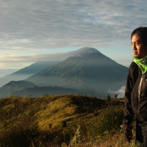 Mount Prau Sunrise Trekking (2 Days 1 Night, No Camping)
